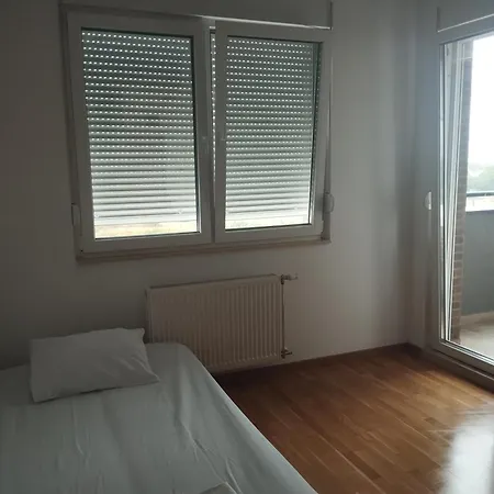 Premier In -free Garage- Nowy Sad