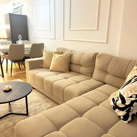 Premier In -free Garage- *