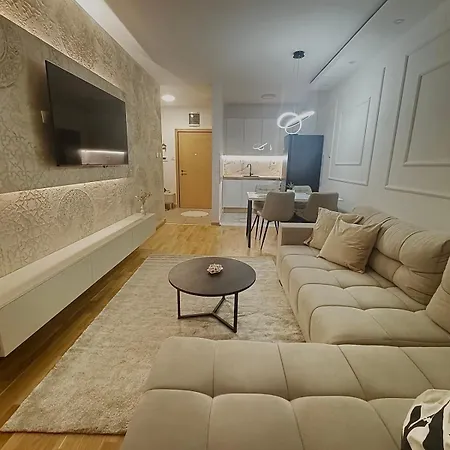 Premier In -free Garage- דירה