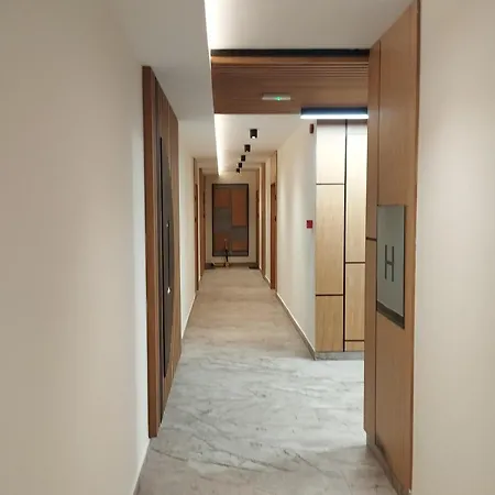 Premier In -free Garage-