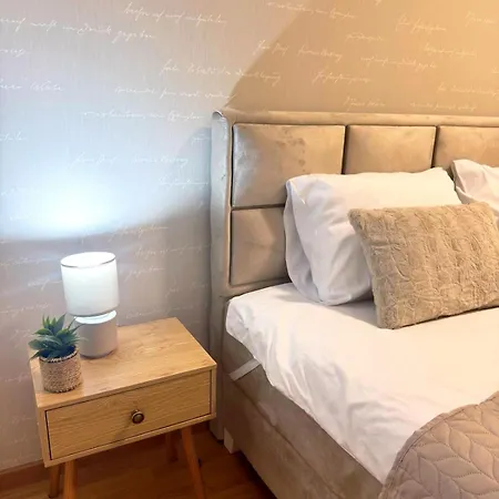 Premier In -free Garage- דירה נובי סאד