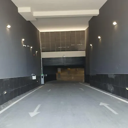 דירה Premier In -free Garage- נובי סאד