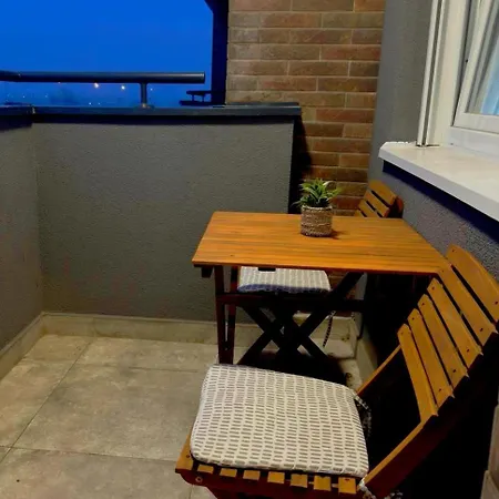 דירה Premier In -free Garage- נובי סאד