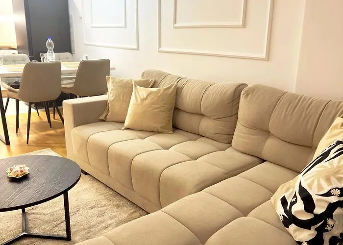 Premier In -free Garage- *