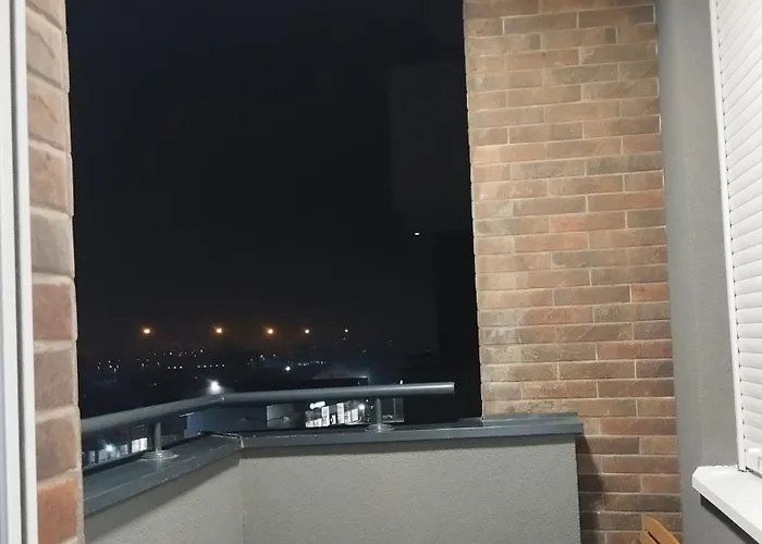 Premier In -free Garage- 诺威萨