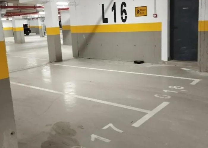 Premier In -free Garage- 诺威萨