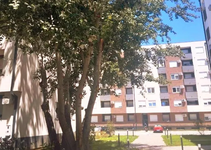 Premier In -free Garage- *